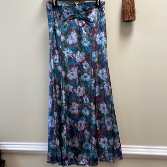 New Women's Free People Velvet Floral Print Skirt!!🔥🔥🔥